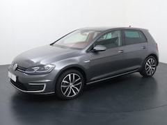 Volkswagen e-Golf - E-DITION | 136 PK | Warmtepomp | Achteruitrijcamera | Adaptive cruise control | Climate co