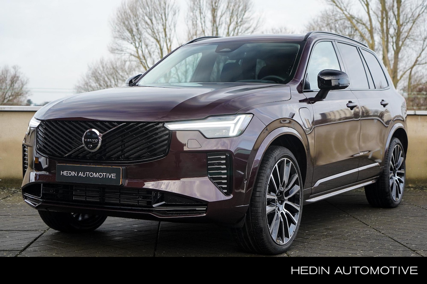 Volvo XC90 - 2.0 T8 Plug-in hybrid AWD Ultra Dark Luchtvering | 22 inch LM-velgen | massage stoelen | e - AutoWereld.nl