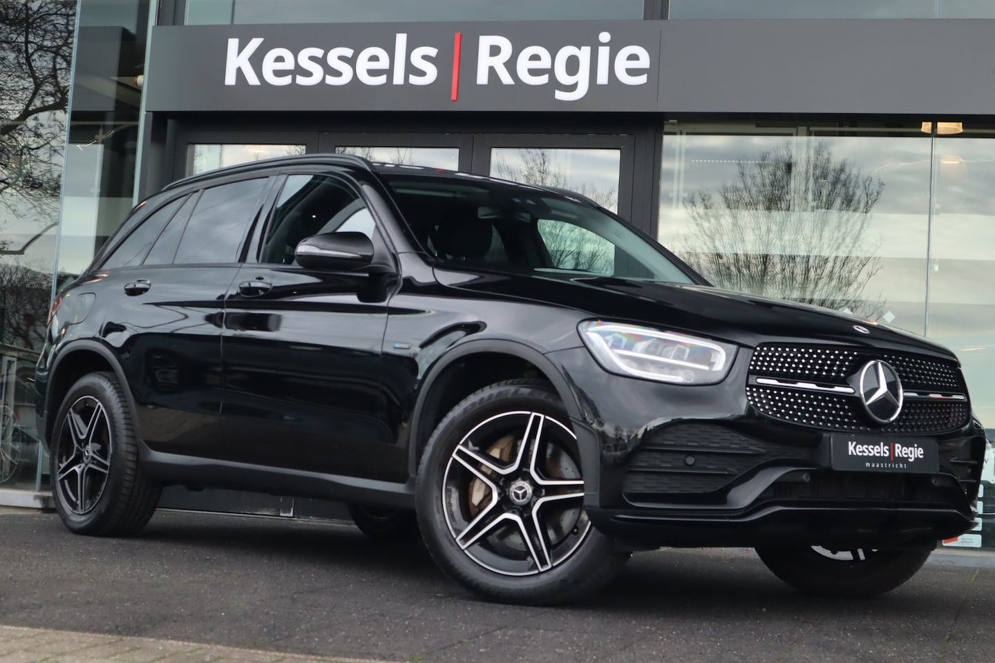 Mercedes-Benz GLC-klasse - 300e 4MATIC AMG Night Camera CarPlay 19” Stoelverwarming DAB - AutoWereld.nl