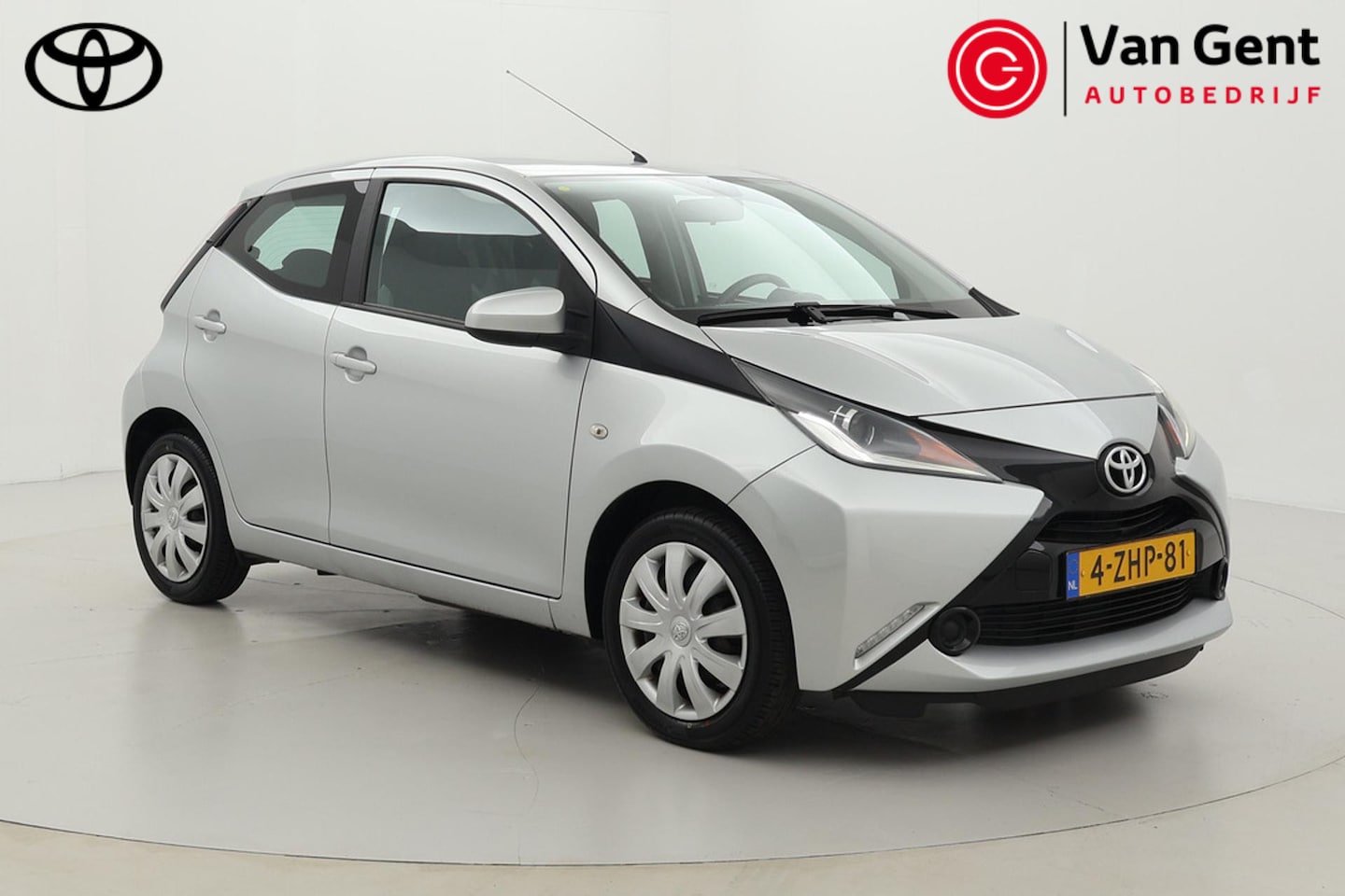 Toyota Aygo - 1.0 VVT-i x-play | Airco | Camera | Elektrische ramen voor | Bluetooth - AutoWereld.nl