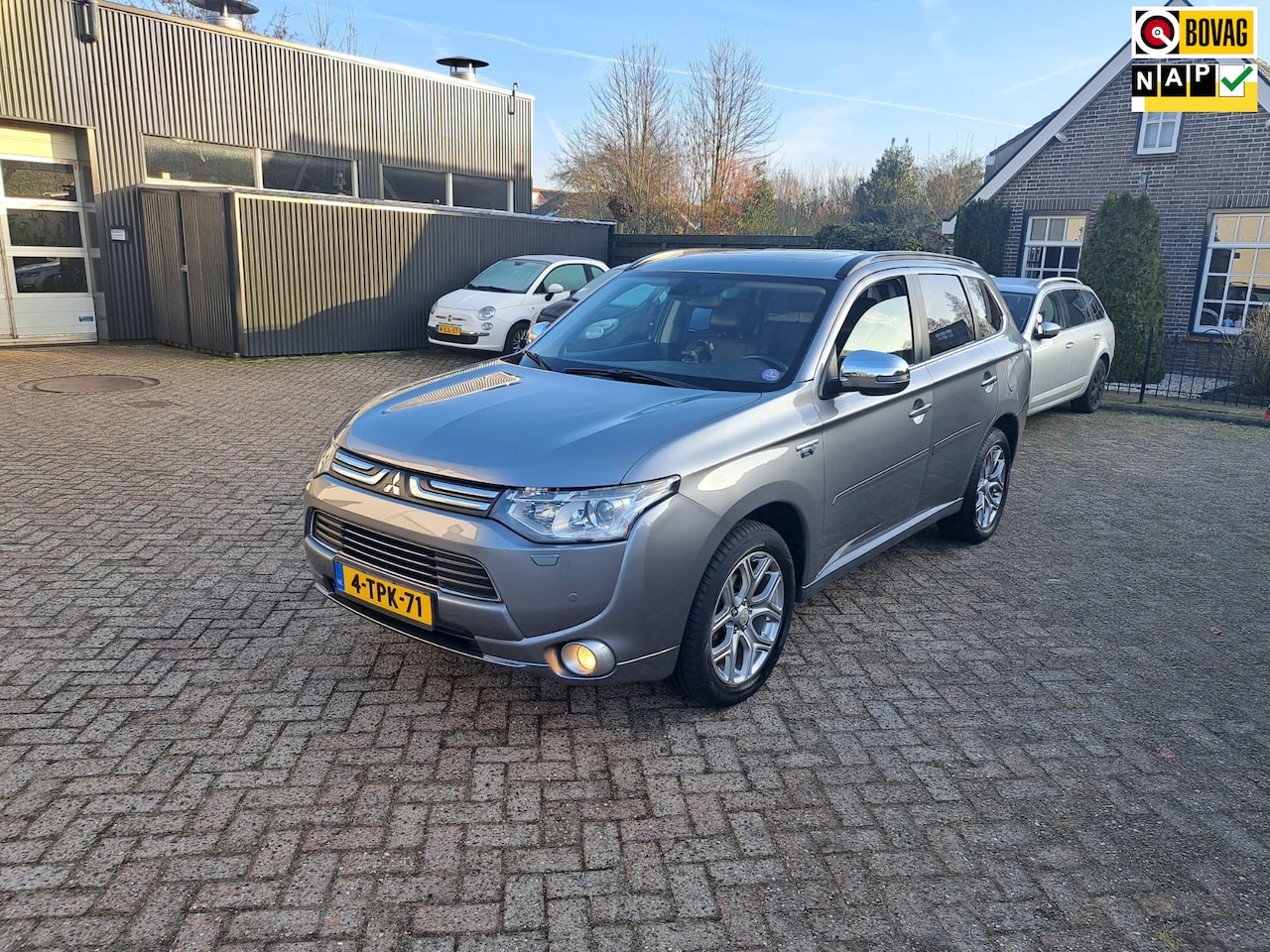 Mitsubishi Outlander - 2.0 PHEV instyle 2.0 PHEV instyle+ - AutoWereld.nl