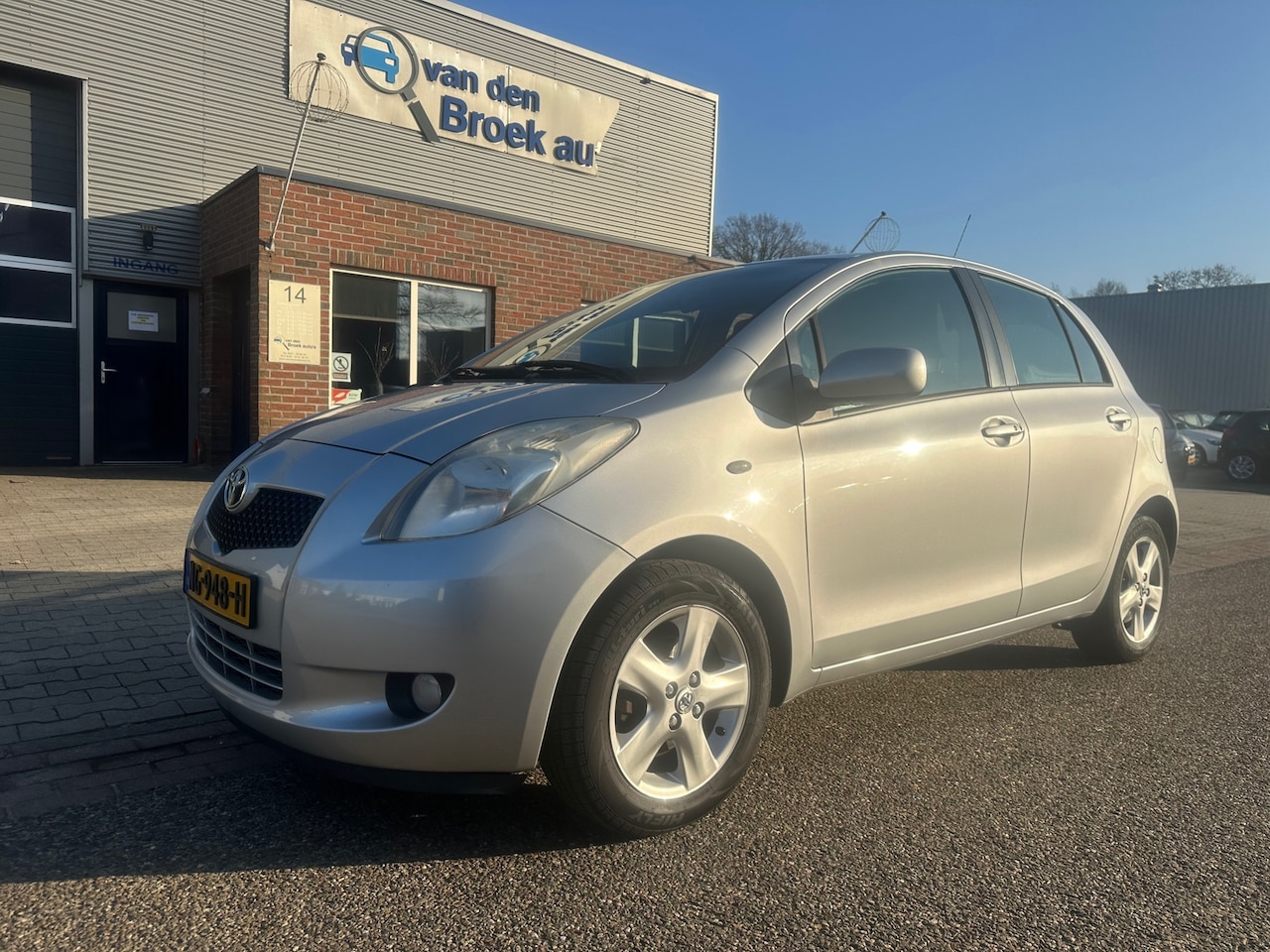Toyota Yaris - 1.3 VVT-i Terra 1.3 VVTi Terra - AutoWereld.nl