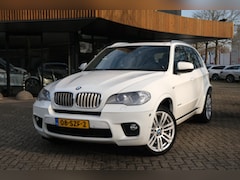 BMW X5 - XDrive50i High Executive 4.4V8 M-pakket 7-Zits ACC Pano Lane Standkachel Keyless