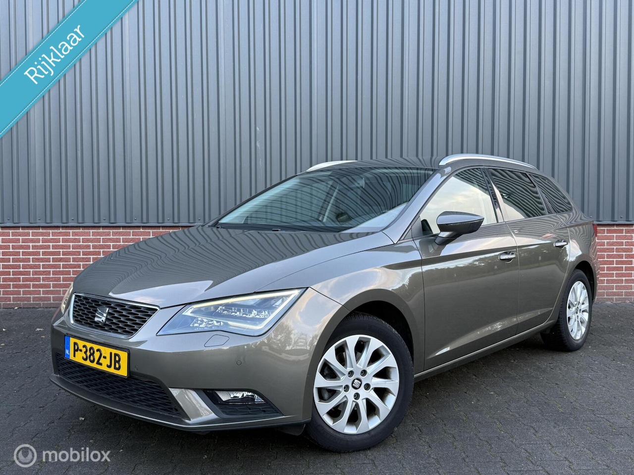 SEAT Leon ST - 1.2 TSI Style Business Airco Cruise Led Nieuwe Apk Nette Staat - AutoWereld.nl