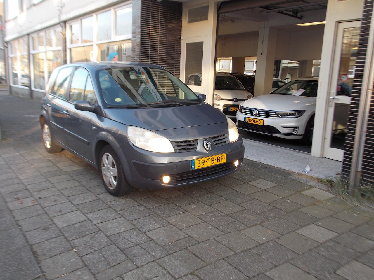 Renault Scénic - 2.0-16V Business Line AUTOMAAT AIRCO - AutoWereld.nl