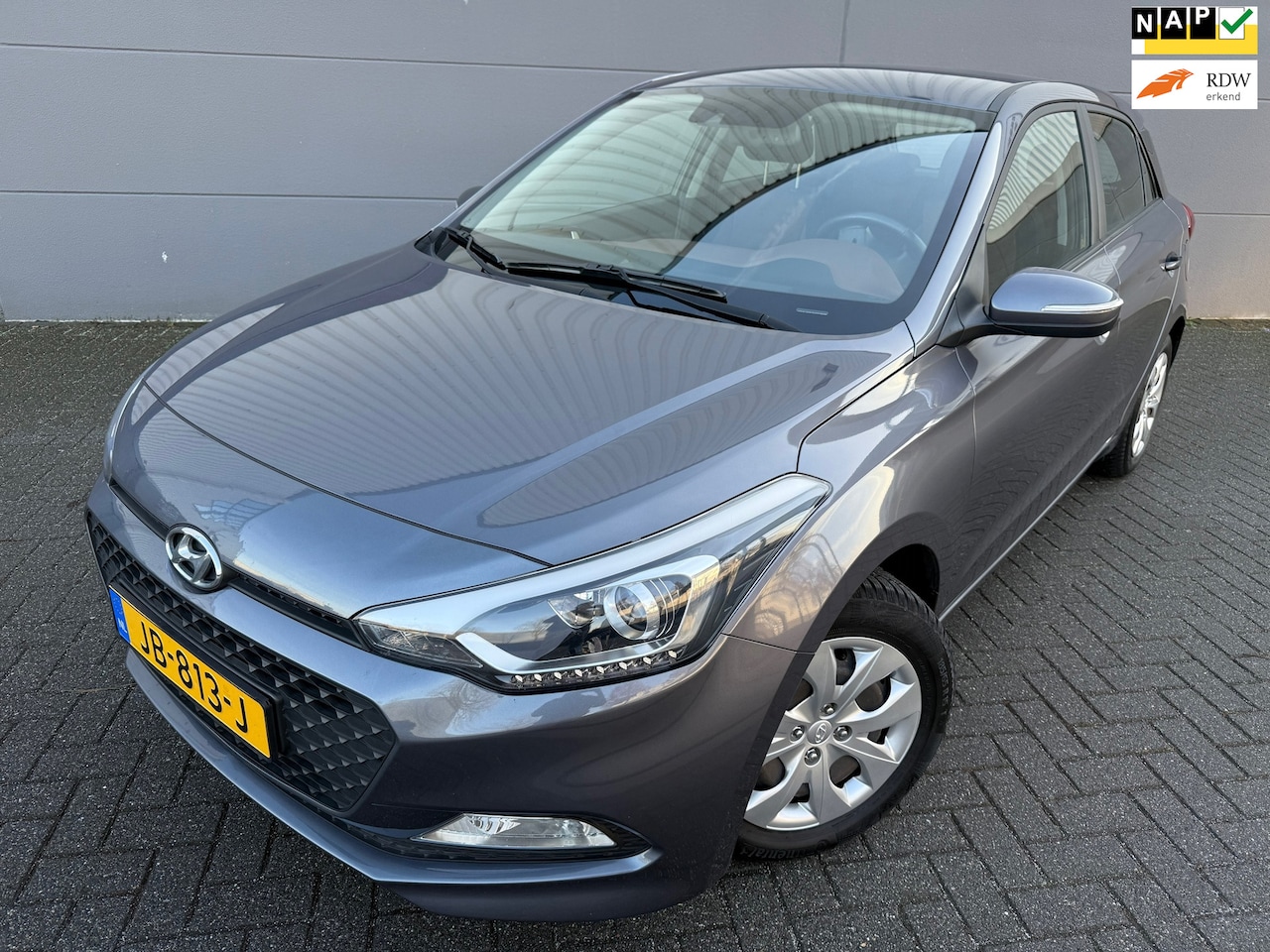 Hyundai i20 - 1.2 HP i-Motion Comfort*CAMERA*CRUISE*AIRCO*NEW APK - AutoWereld.nl