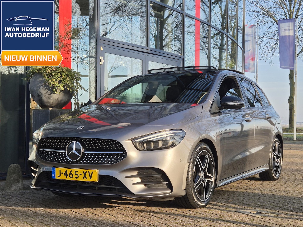 Mercedes-Benz B-klasse - 200 Business Solution AMG-styling |Wegkl. Trekhaak | Panoramadak | Navigatie | PDC + Camer - AutoWereld.nl