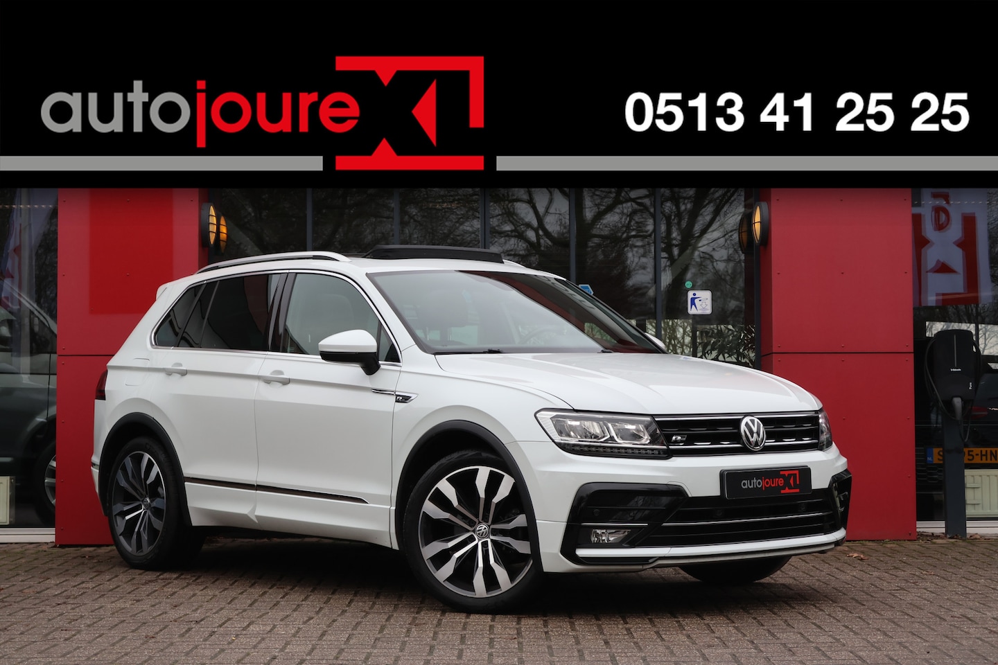 Volkswagen Tiguan - 1.4 TSI R-Line | Origineel NL | Panoramadak | Trekhaak | ACC | Camera | Virtual Cockpit | - AutoWereld.nl