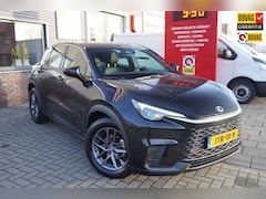 Lexus LBX - 2WD / Business Line / ACC / Car[;ay / Camera / Blind spot / Stoelverwarming