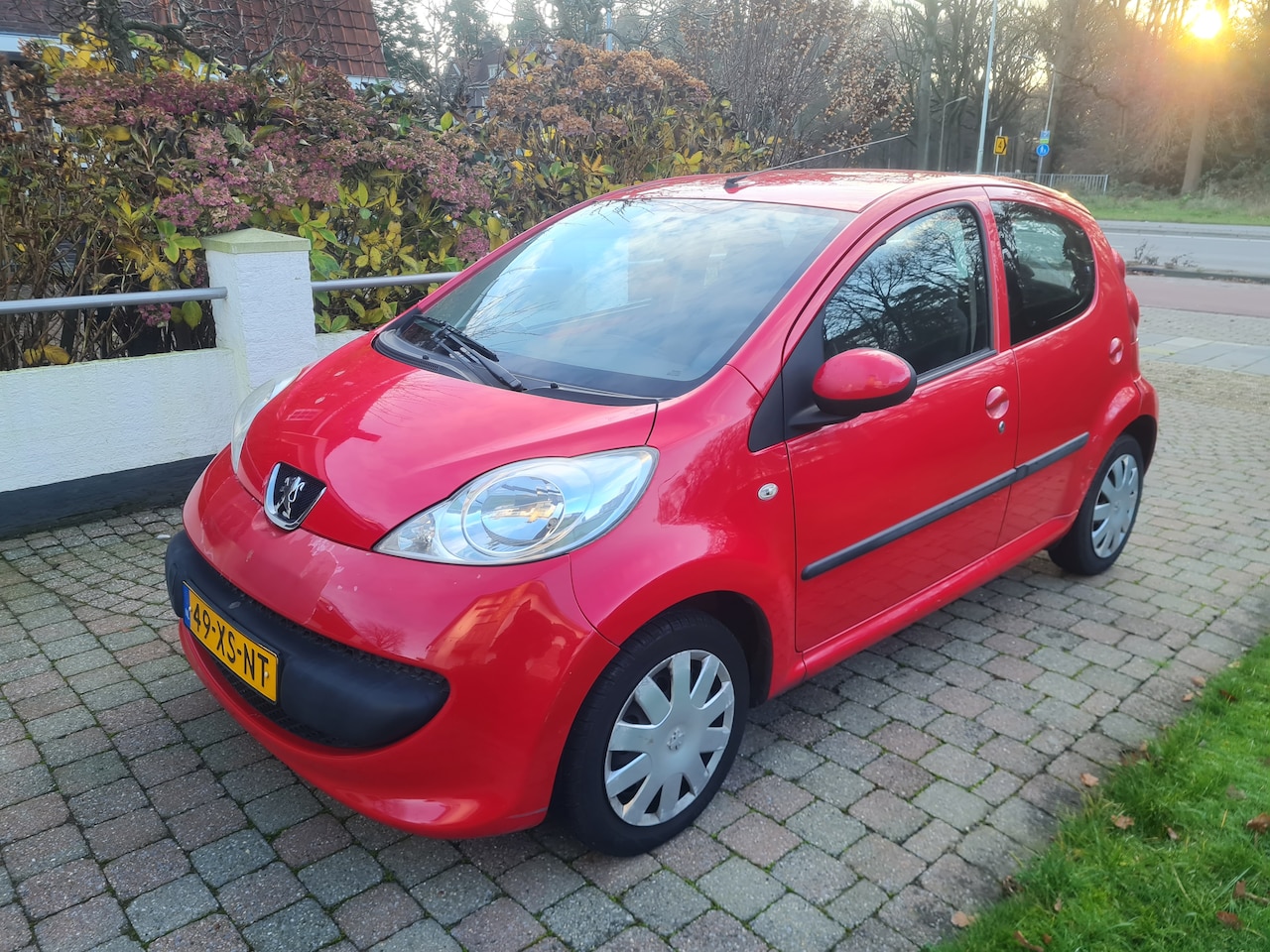 Peugeot 107 - 1.0-12V XS APK tot 10/2026, 5 deurs - AutoWereld.nl