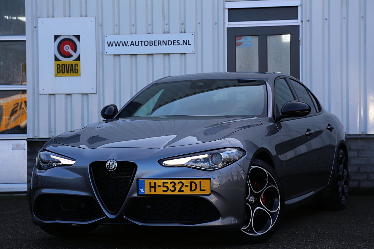 Alfa Romeo Giulia - 2.0 T 280PK AWD Veloce Aut.*NL-Auto*Perfect Onderh.*Black Pack/Sportstoelen Leder/Stoelver - AutoWereld.nl
