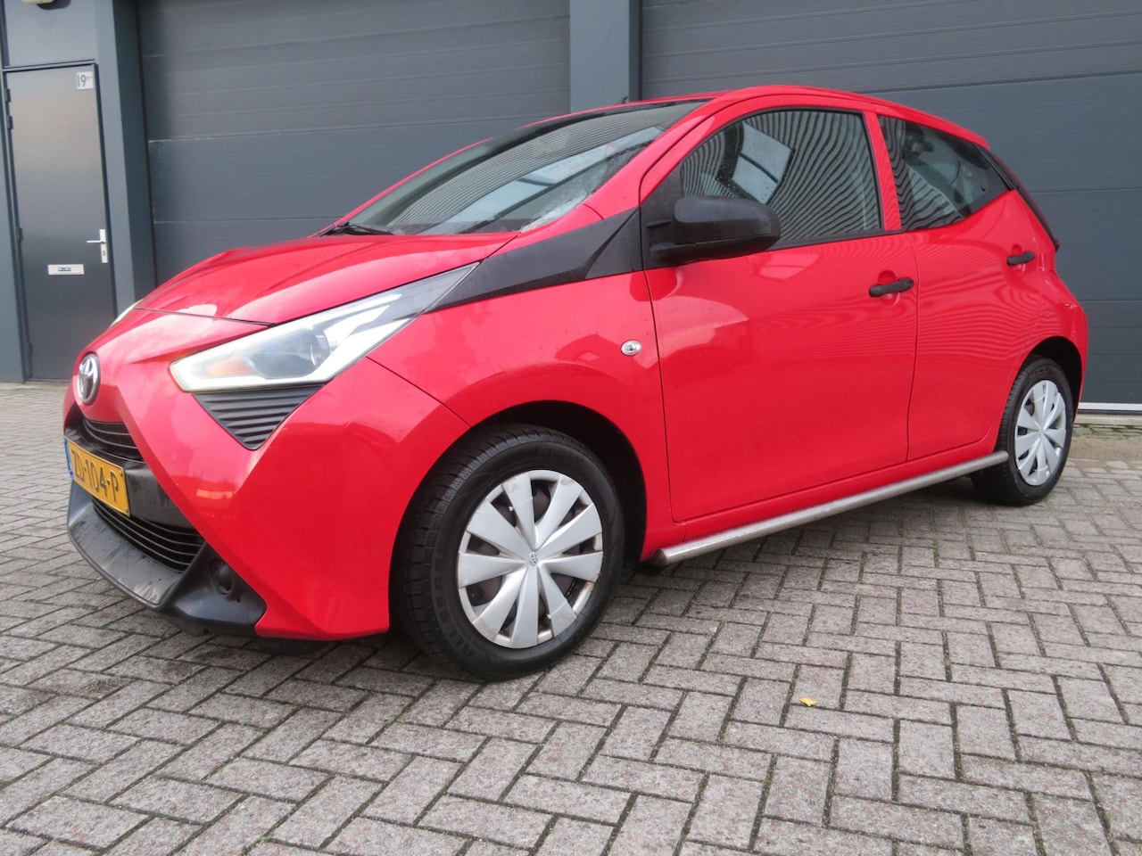 Toyota Aygo - 1.0 VVT-i x-fun 5 deurs airco apk 31-03 2027 - AutoWereld.nl