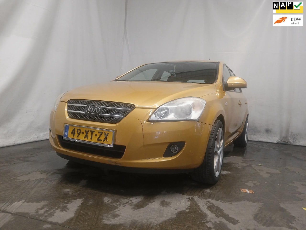 Kia Cee'd - 1.6 X-ecutive - Front Schade - AutoWereld.nl