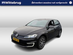 Volkswagen e-Golf - 136pk E-DITION / LED / Virtual Cockpit / Navigatie / Parkeersensoren V+A / 17" LMV