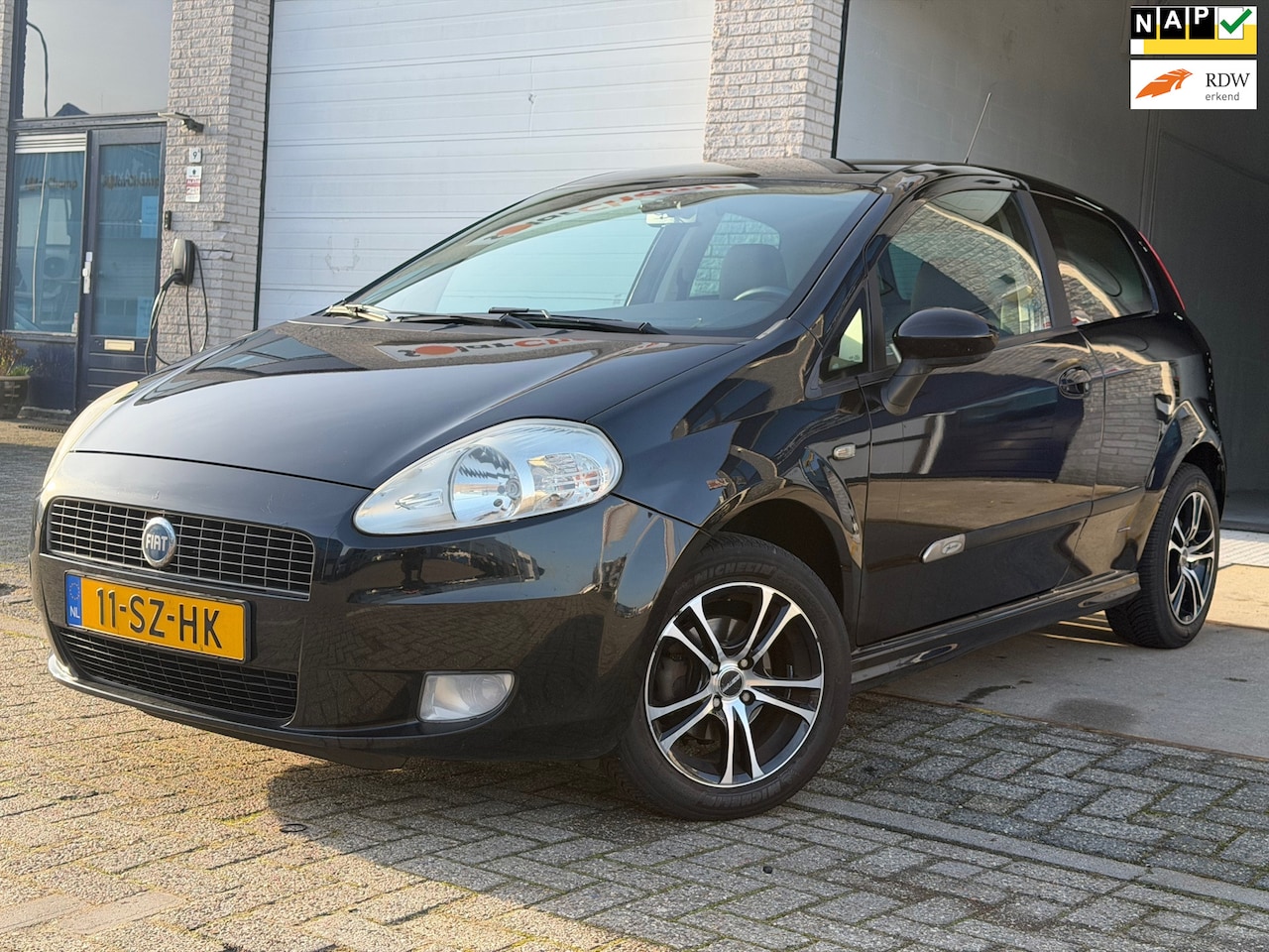 Fiat Grande Punto - 1.4 Edizione Prima/ sport pakket /3drs/ nap/ dealeronderhouden/ 1jaar apk/ airco/ EL-ramen - AutoWereld.nl