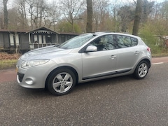 Renault Mégane - 2.0 Dynamique AUTOMAAT PANORAMADAK