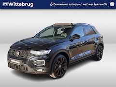 Volkswagen T-Roc - 1.5 TSI Sport / Panorama dak / 19 Inch / Virtual Cockpit / Afneembare trekhaak / Black Sty
