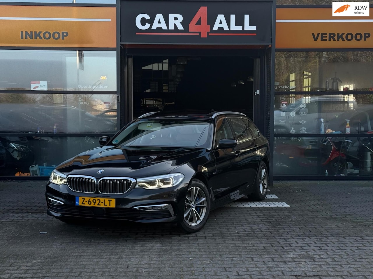 BMW 5-serie Touring - 530i xDrive High Executive PANO/TREKHAAK/MEMORY/LEDER/HU-D/BOMVOL - AutoWereld.nl