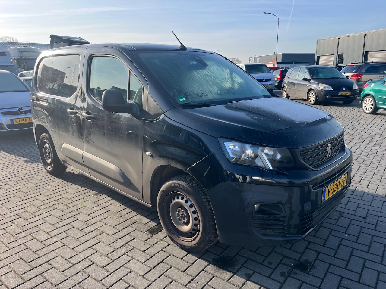 Peugeot Partner - 1.6 BlueHDI Zwart Airco schuifdeur 3 persoons 2019 - AutoWereld.nl