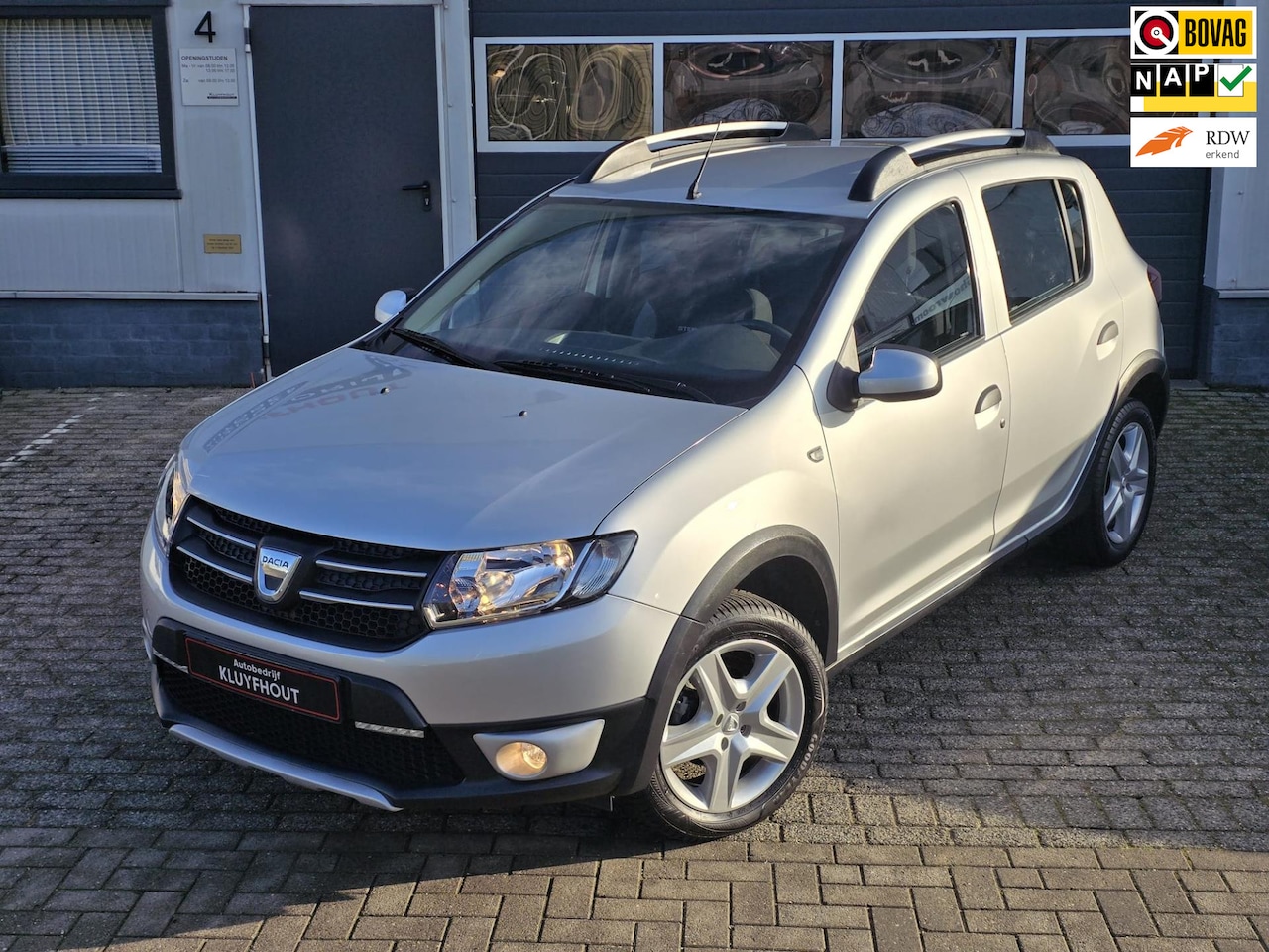 Dacia Sandero Stepway - 0.9 TCe Lauréate - AutoWereld.nl