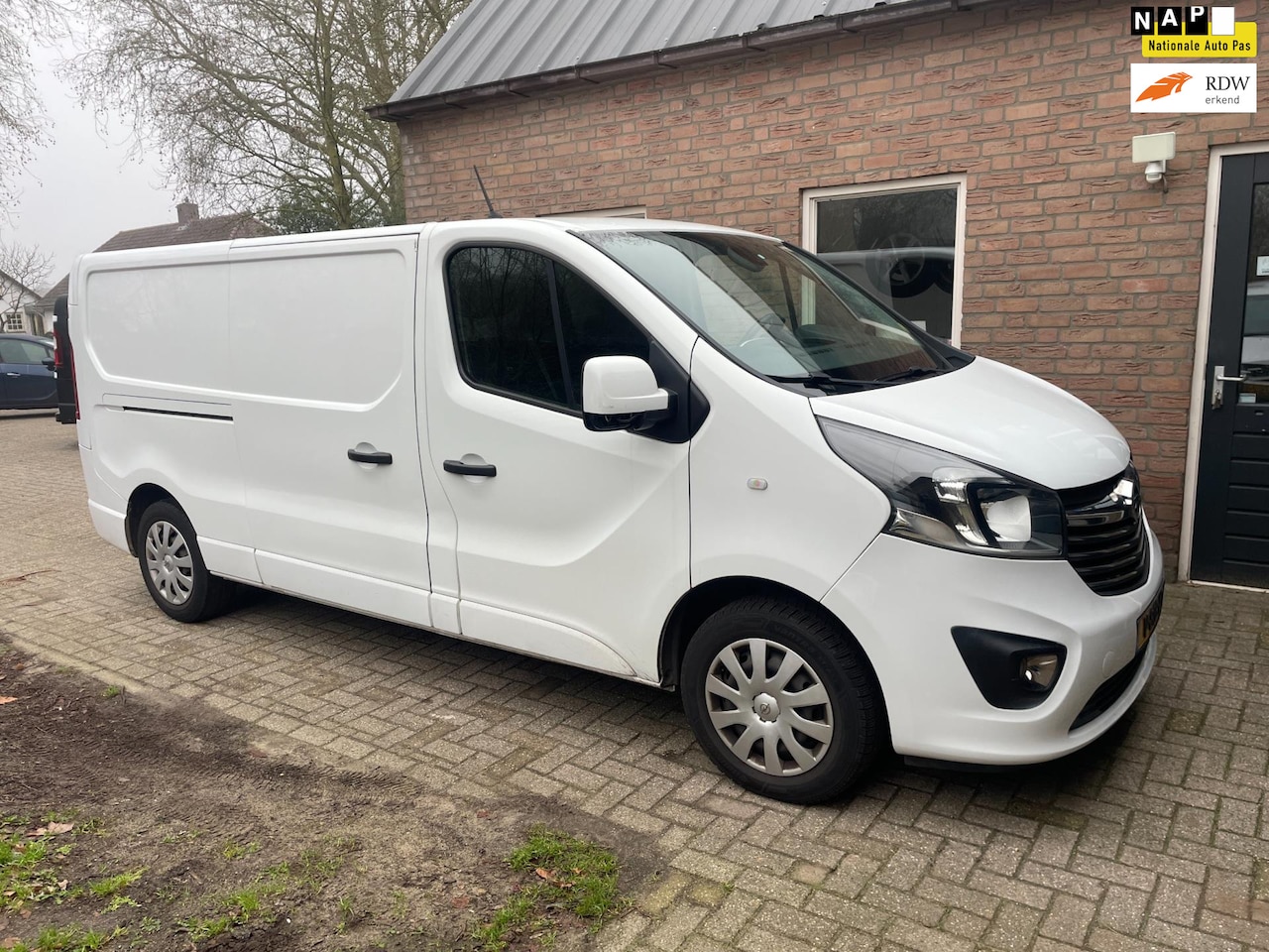 Opel Vivaro - 1.6 CDTI L2H1 Sport airco navi - AutoWereld.nl