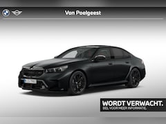 BMW M5 - Sedan Keramische Remschijven / Trekhaak / Driving Asssistant Professional
