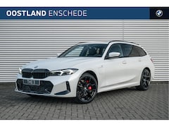 BMW 3-serie Touring - 330e M Sport Automaat / Panoramadak / Sportstoelen / Achteruitrijcamera / Active Cruise Co