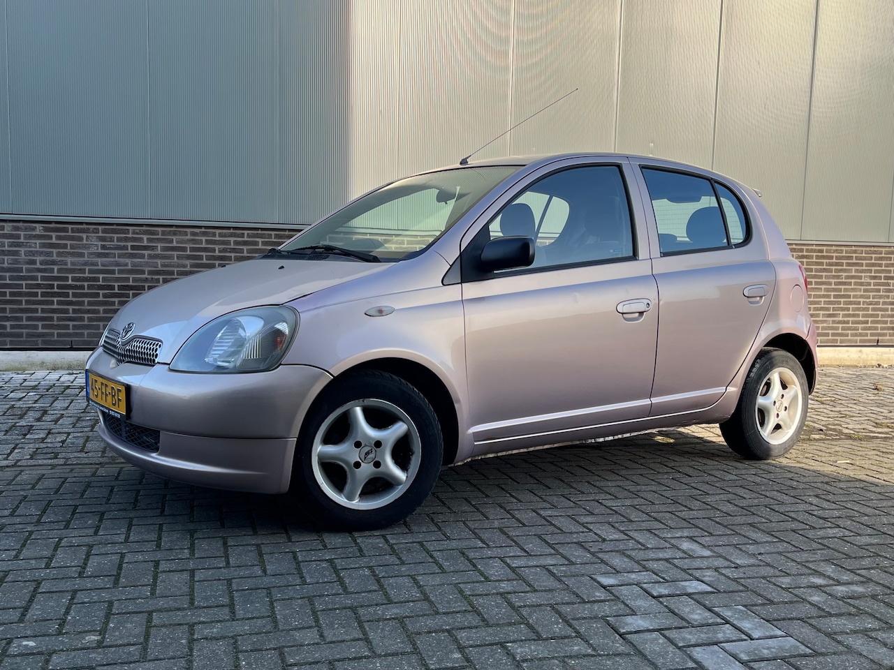 Toyota Yaris - 1.3-16V VVT-i Sol - AutoWereld.nl