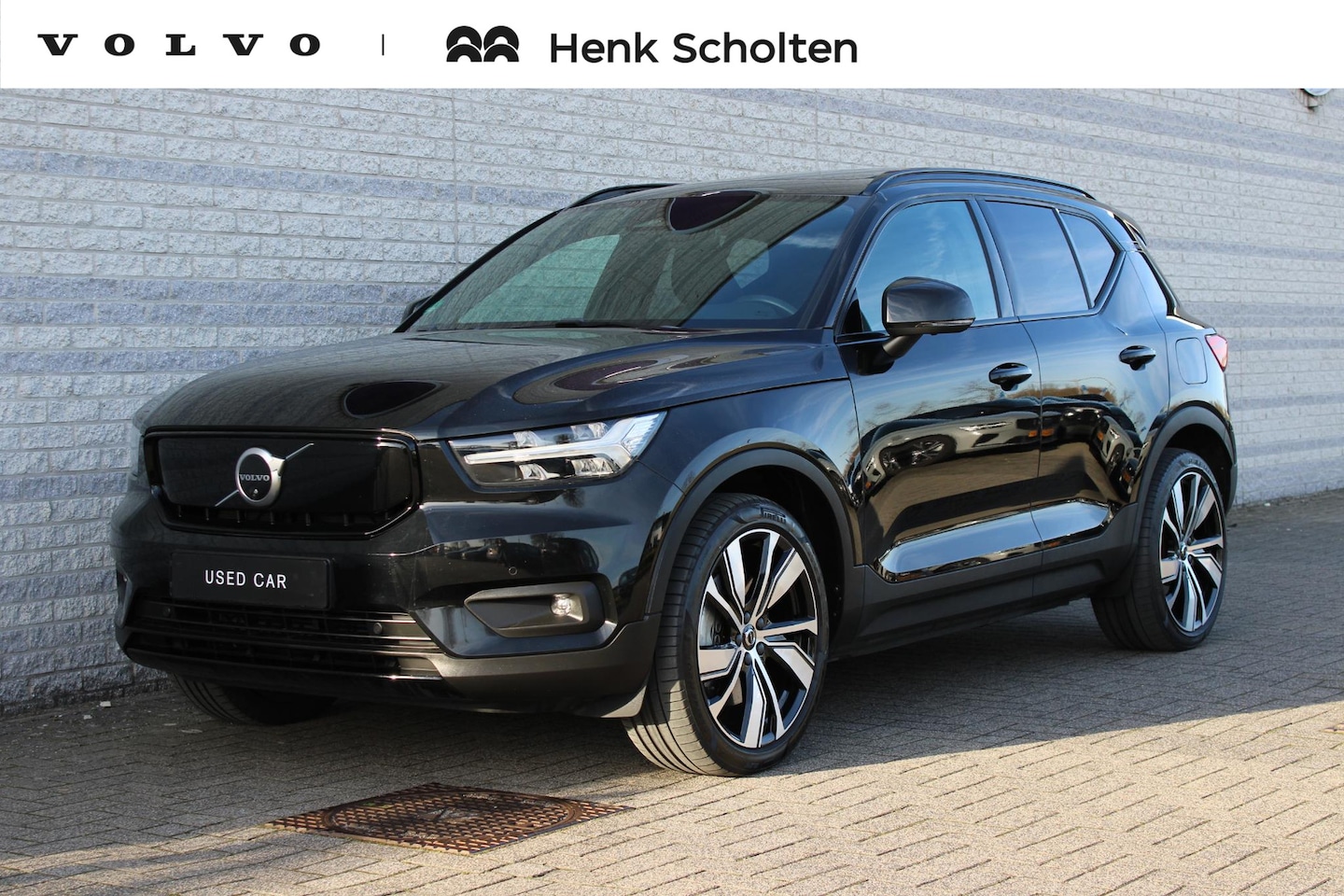 Volvo XC40 - Recharge P8 AWD R-Design | Black Stone Solid | Power Seats | Charcoal leder | 20" 5-Dubbel - AutoWereld.nl