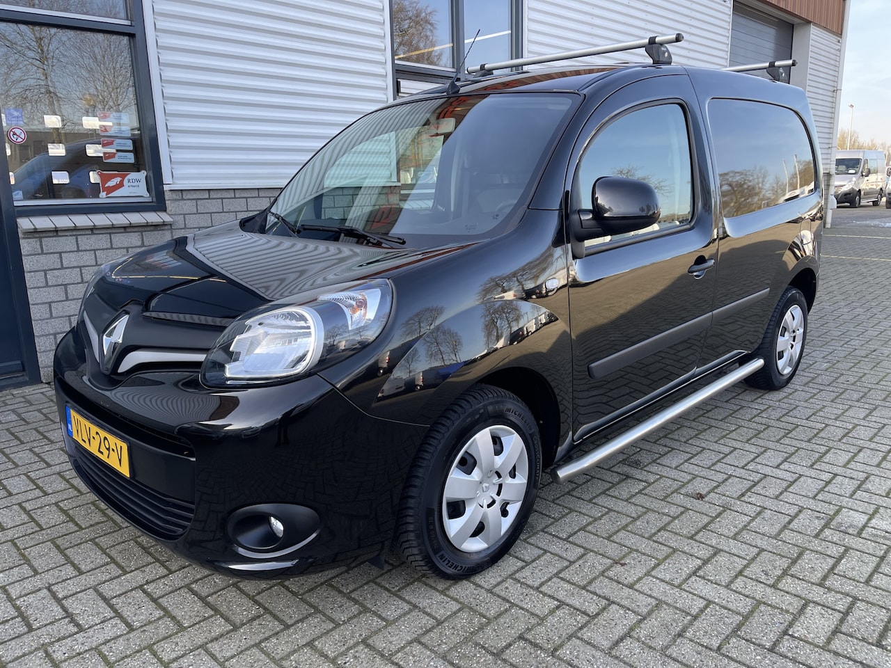 Renault Kangoo - 1.5 Blue dCi 95pk Work Edition / zwart metallic / vaste prijs rijklaar € 12.950 ex btw / l - AutoWereld.nl