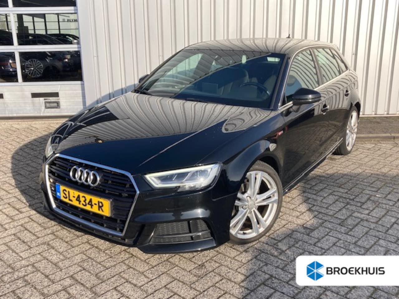 Audi A3 Sportback - 1.5 TFSI CoD Sport S Line Edition 150pk | Navigatie | Cruise control | Parkeersensoren ach - AutoWereld.nl