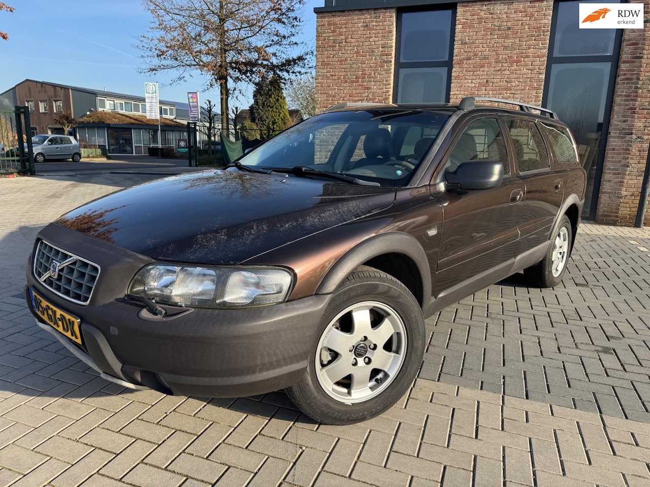 Volvo V70 Cross Country - 2.4 T Comfort Line 2.4 T Comfort Line - AutoWereld.nl