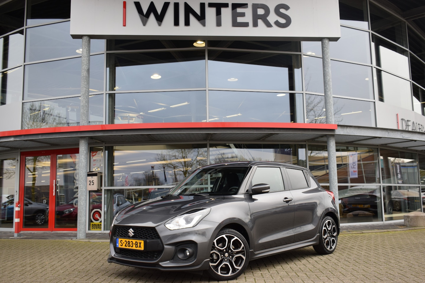 Suzuki Swift - 1.4 Sport Smart Hybrid | 1ste Eigenaar | Navigatie | Camera | Stoelverwarming | - AutoWereld.nl