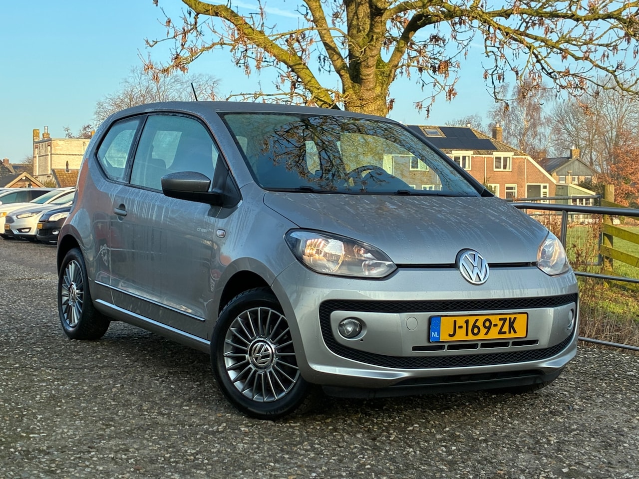 Volkswagen Up! - 1.0 groove up! BlueMotion | Navi + Airco + Stoel verw. nu € 5.975,-!!! - AutoWereld.nl