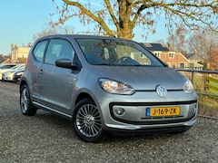 Volkswagen Up! - 1.0 groove up BlueMotion | Navi + Airco + Stoel verw. nu € 5.975,