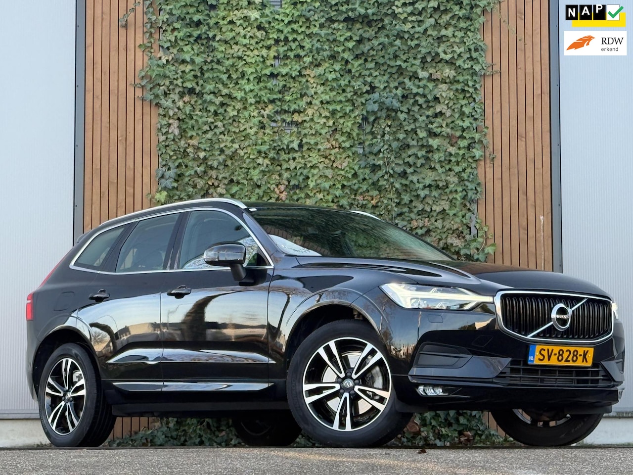 Volvo XC60 - 2.0 T5 Momentum|LEDER|TREKHAAK|19"|DEALER ONDERHOUDEN - AutoWereld.nl