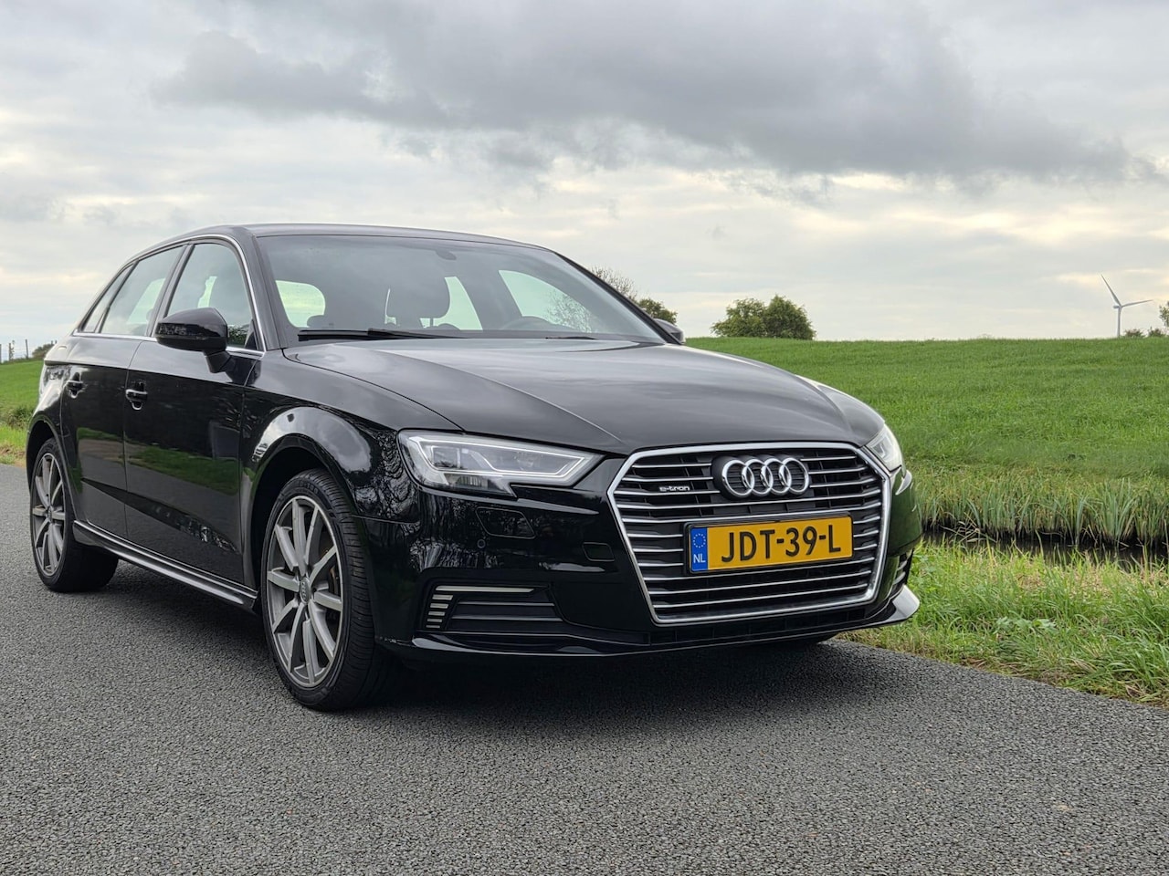 Audi A3 Sportback - 40 e-tron // leder // cruise - AutoWereld.nl