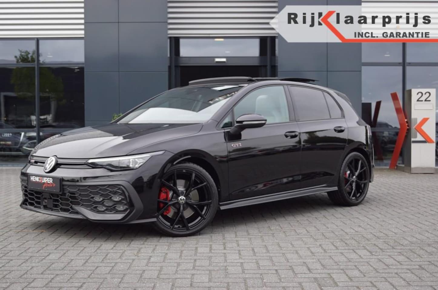 Volkswagen Golf - GTI DSG 265pk Facelift / Leer/ Panodak / Black/ 19 Inch/IQ LED Matrix/ Harman Kardon/Head- - AutoWereld.nl