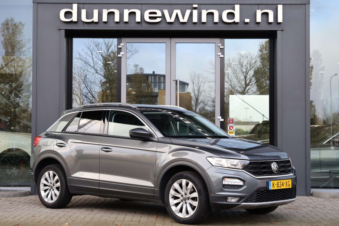 Volkswagen T-Roc - 1.0 TSI *CAMERA*TREKHAAK*CARPLAY*NAVIGATIE*LED - AutoWereld.nl