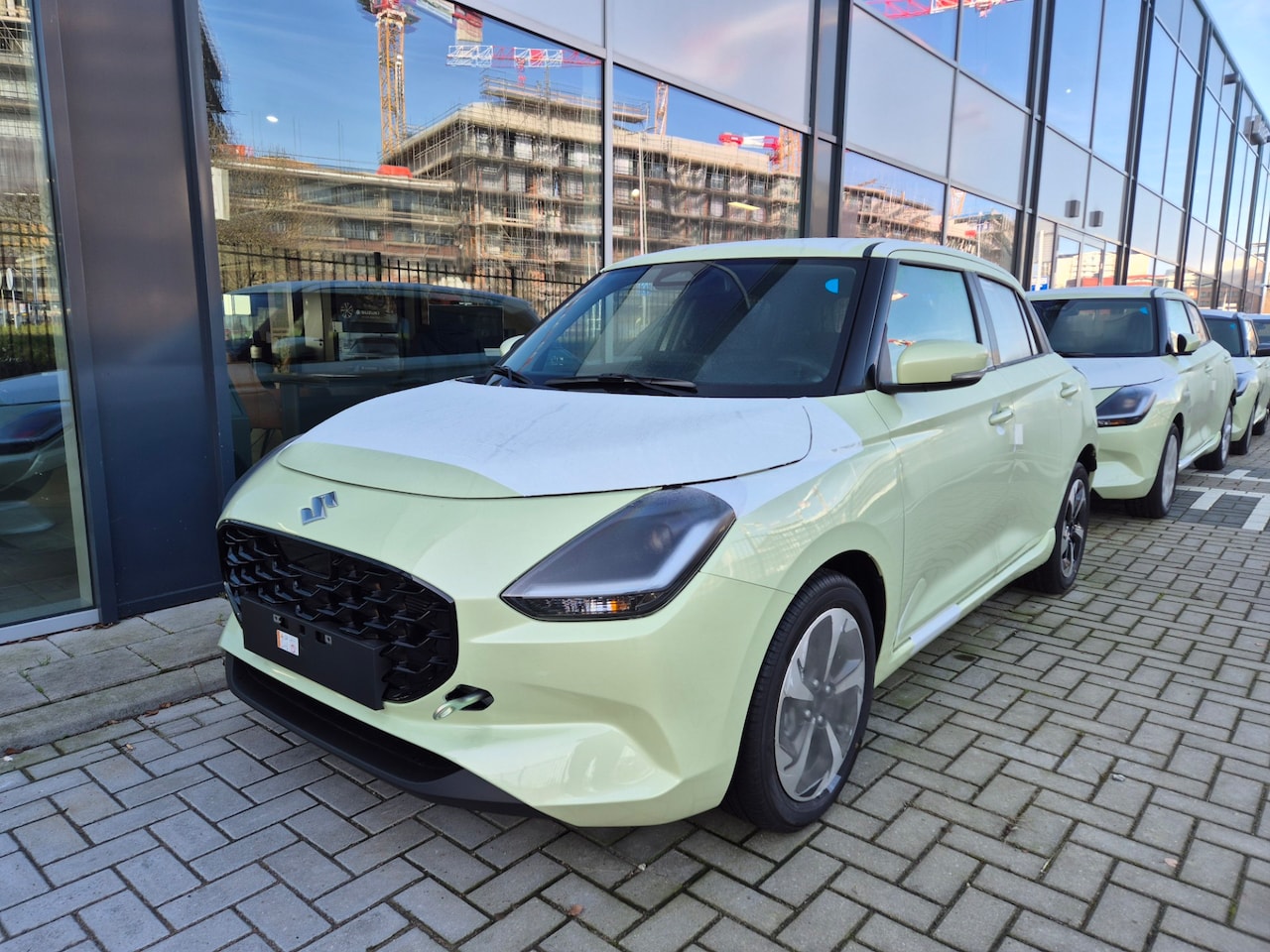 Suzuki Swift - 1.2 Style Smart Hybrid Automaat € 2.400,- KORTING!!! - AutoWereld.nl