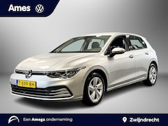 Volkswagen Golf - 1.0 110pk eTSI Life Business Achteruitrijcamera | Parkeersensoren voor en achter | Adaptiv