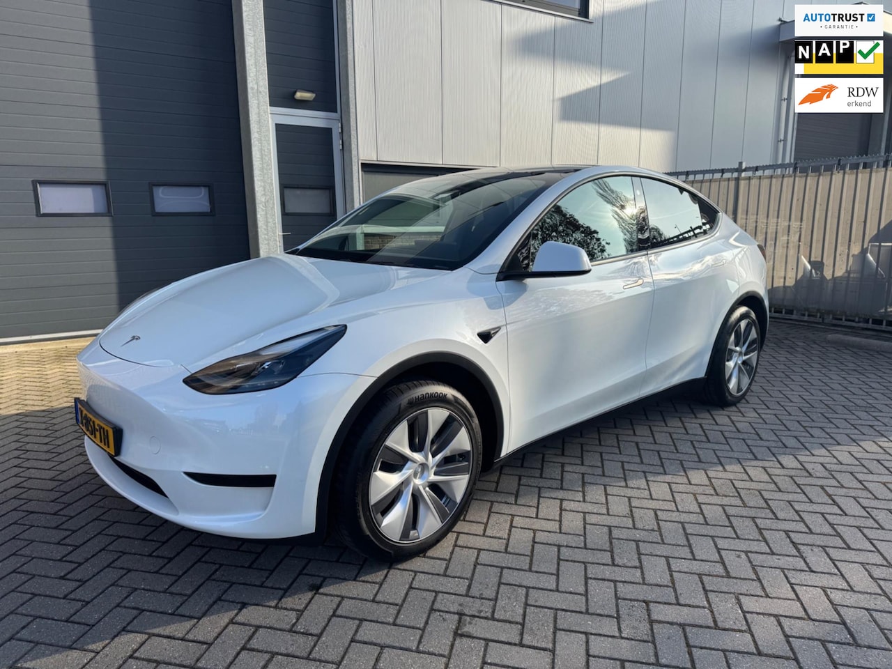 Tesla Model Y - RWD 58 kWh RWD 58 kWh Nieuwstaat - AutoWereld.nl