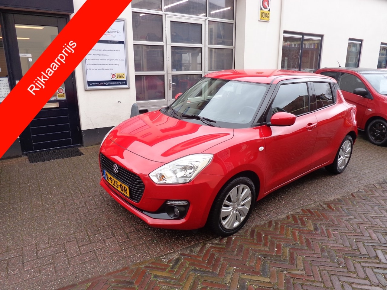 Suzuki Swift - 1.2 DualJet 90pk CVT Automaat - AutoWereld.nl