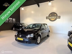 Volkswagen Golf - 1.6 FSI Sportline