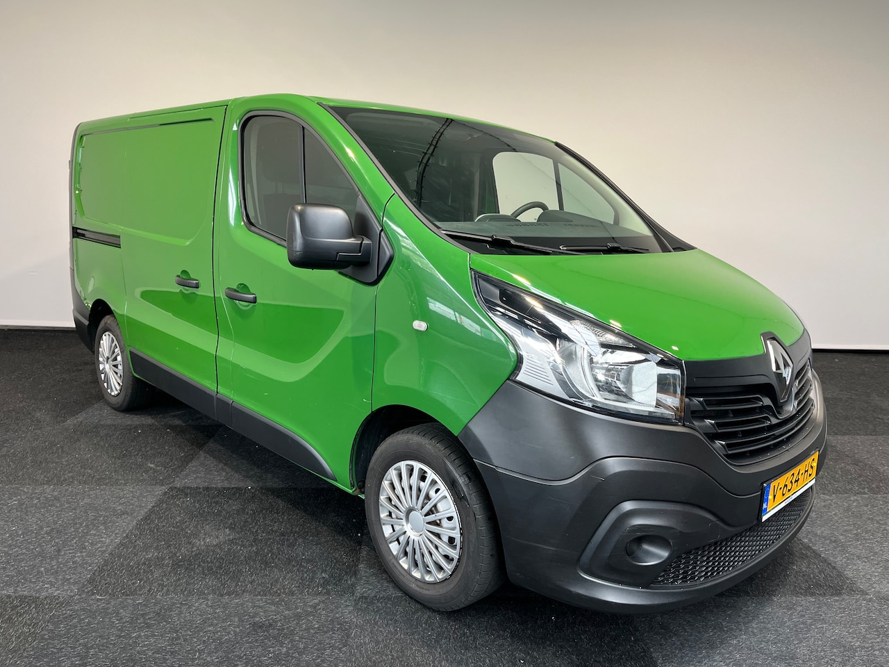 Renault Trafic - L1H1 euro 6 120 pk Airco Euro 6 Apk 8-2026 - AutoWereld.nl