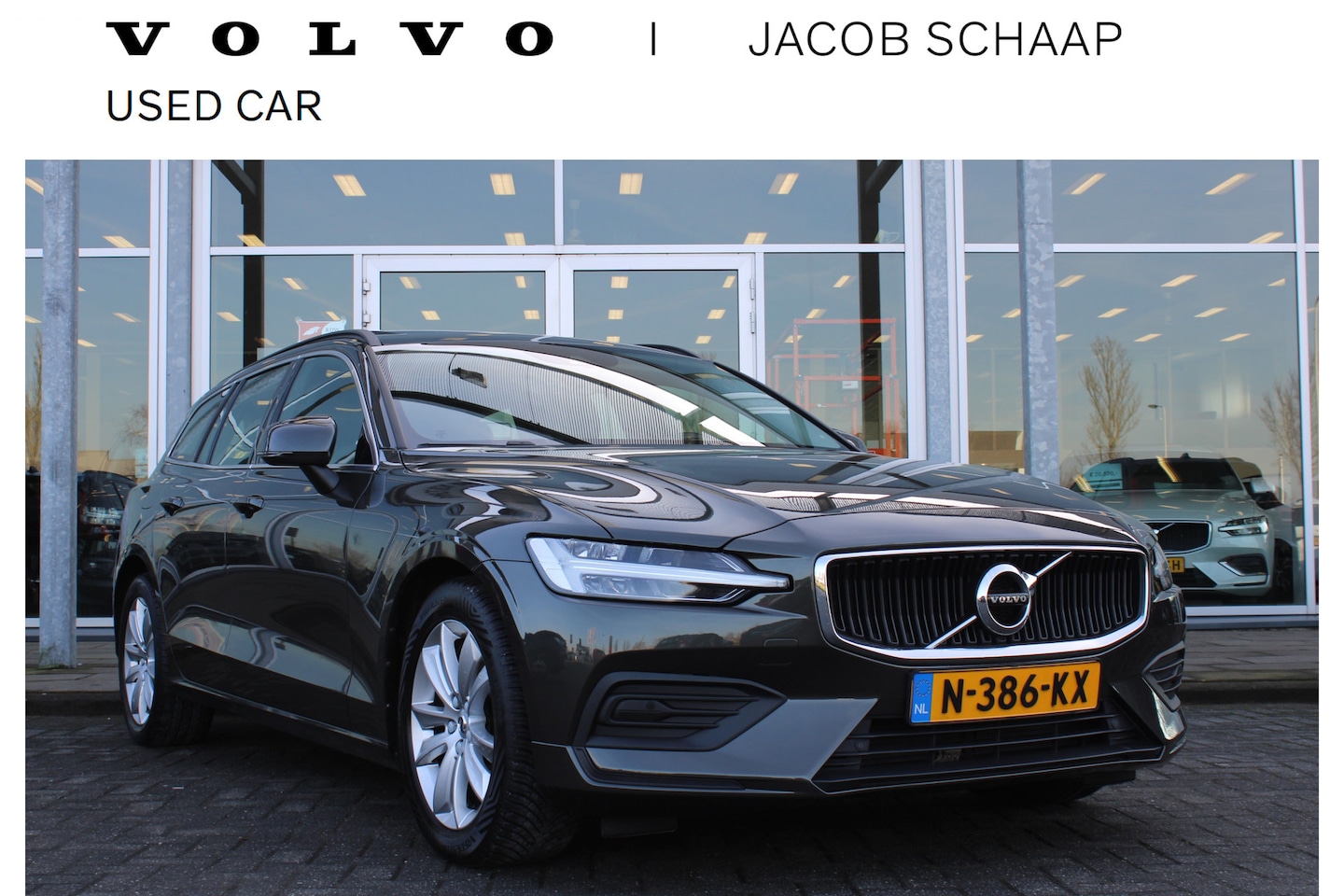 Volvo V60 - B3 Automaat Momentum Business | Schuif/kanteldak | Camera | Keyless | PDC V+A | Verw. stoe - AutoWereld.nl