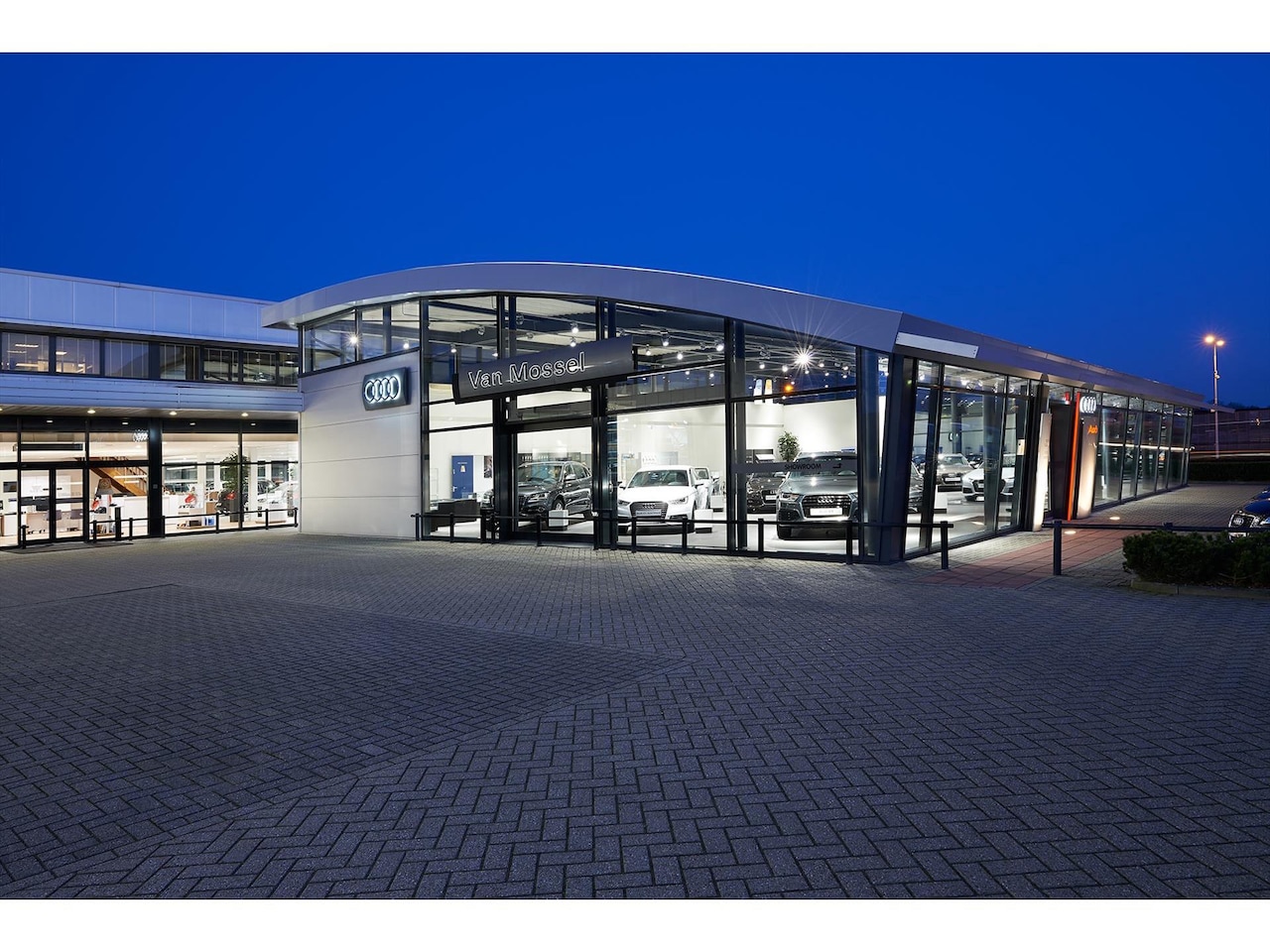 Audi A5 Avant - 2.0 TFSI S edition | 19 inch velgen | Achteruitrijcamera | Parkeersensoren | Elektrisch ve - AutoWereld.nl