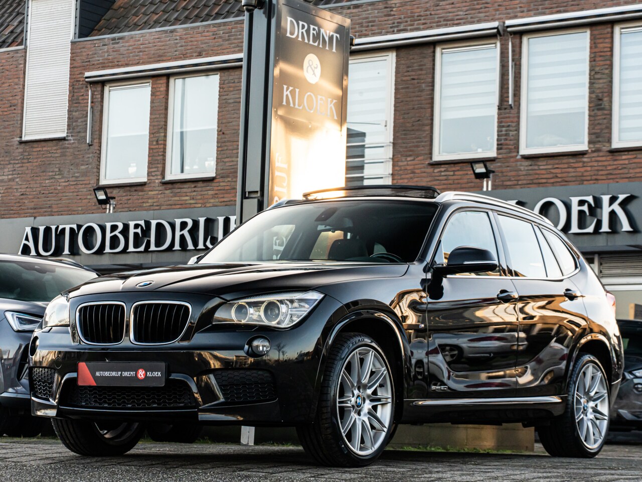 BMW X1 - sDrive20i High Exe M-Sport ORG NL PANO 19 INCH LEDER STOELVERW XENON - AutoWereld.nl