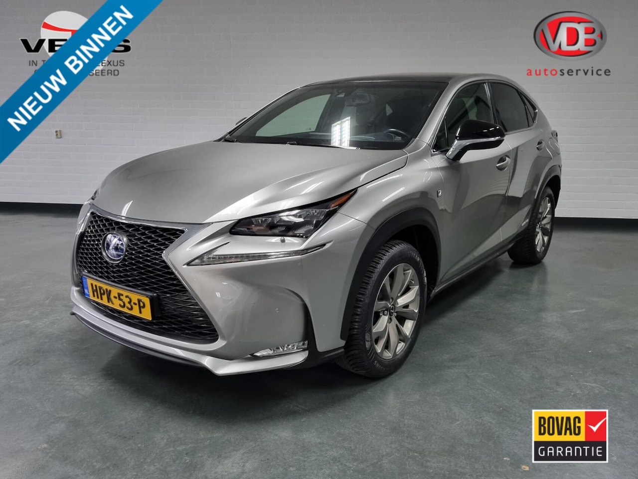 Lexus NX - 300h AWD F Sport Line / PANO / HUD / Trekhaak - AutoWereld.nl