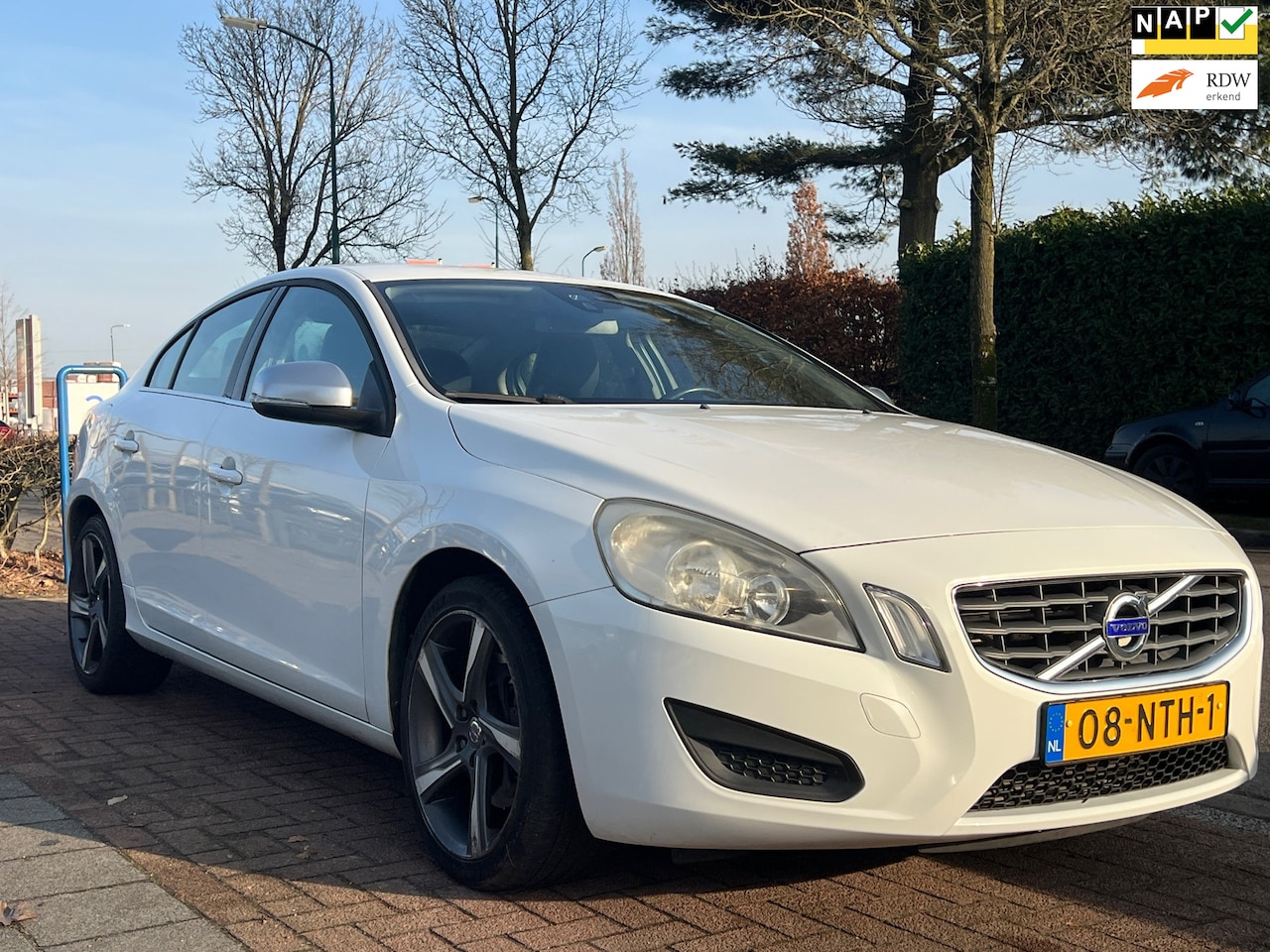 Volvo S60 - 2.0T IntroEdition *Boekjes Compleet - AutoWereld.nl